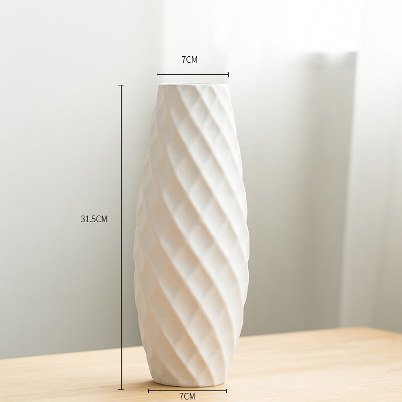 Freistehende Design-Vase aus Keramik