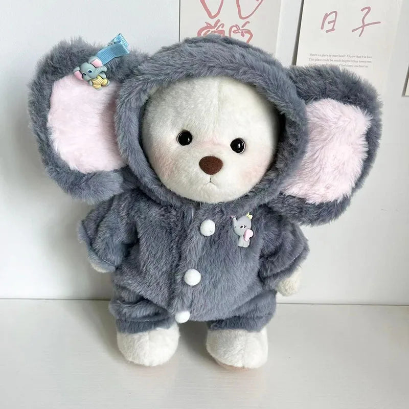 Süße Bären mit Kostümen